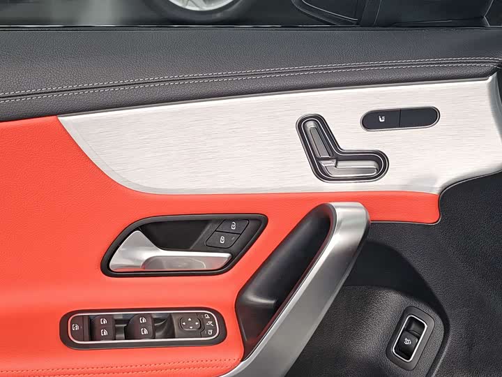 Фото 9 - Mercedes-Benz A-Class AMG