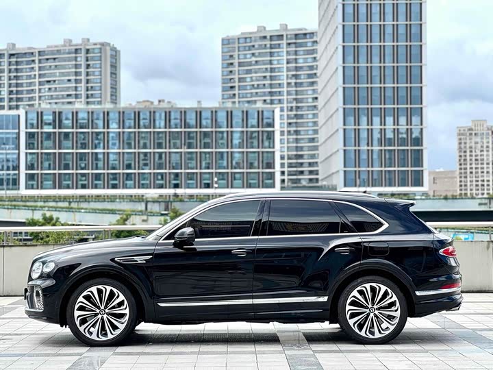 Фото 22 - Bentley Bentayga Hybrid