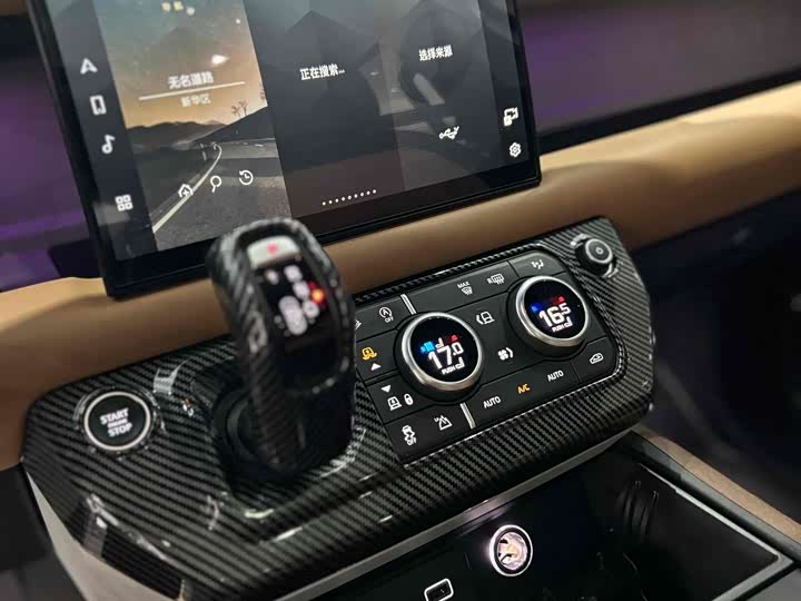 Фото 10 - Land Rover Defender