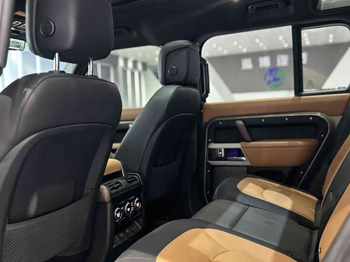 Фото 11 - Land Rover Defender