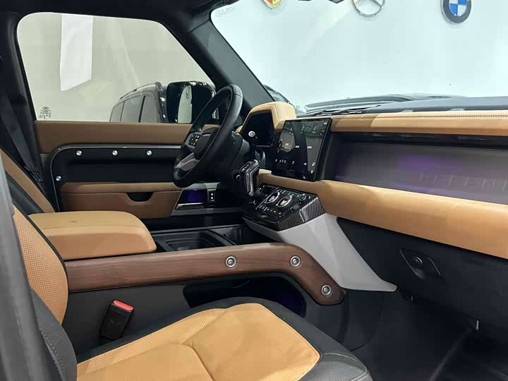 Фото 6 - Land Rover Defender