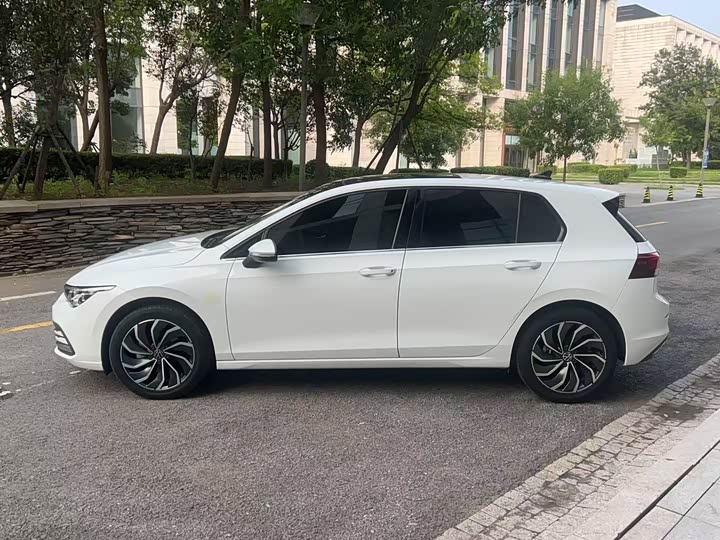 Фото 6 - Volkswagen Golf