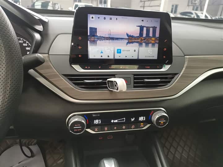 Фото 13 - Nissan Teana