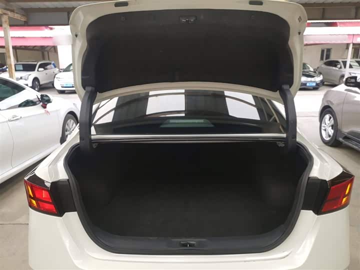 Фото 19 - Nissan Teana