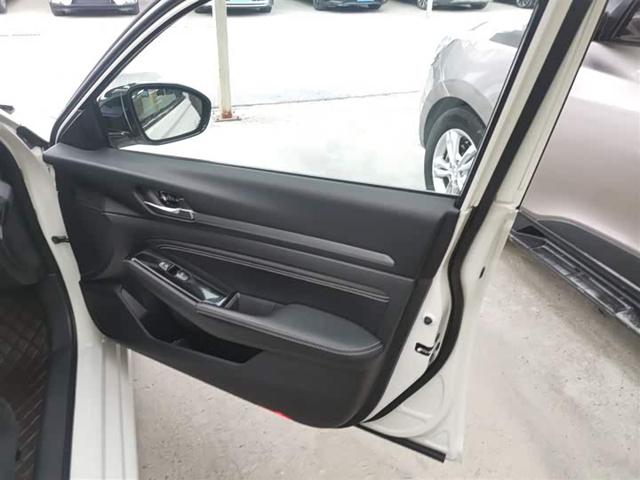 Фото 26 - Nissan Teana