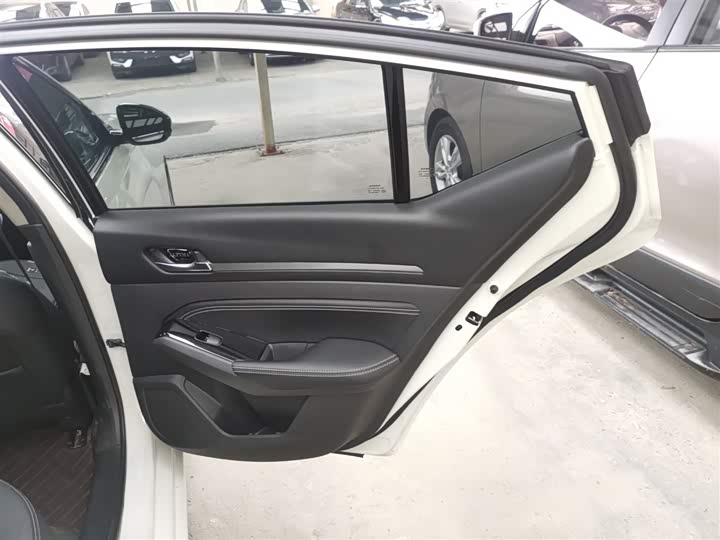 Фото 27 - Nissan Teana