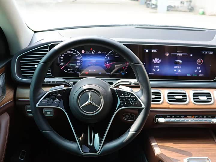 Фото 11 - Mercedes-Benz GLE-Class