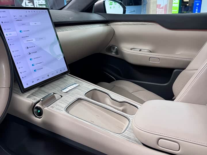 Фото 12 - Nio ET7