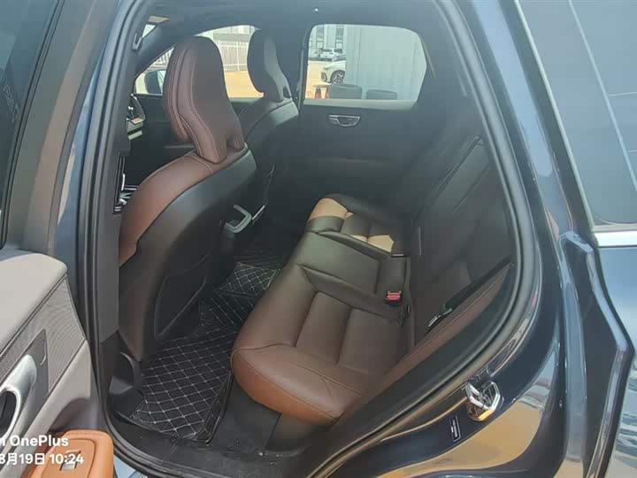 Фото 6 - Volvo XC60