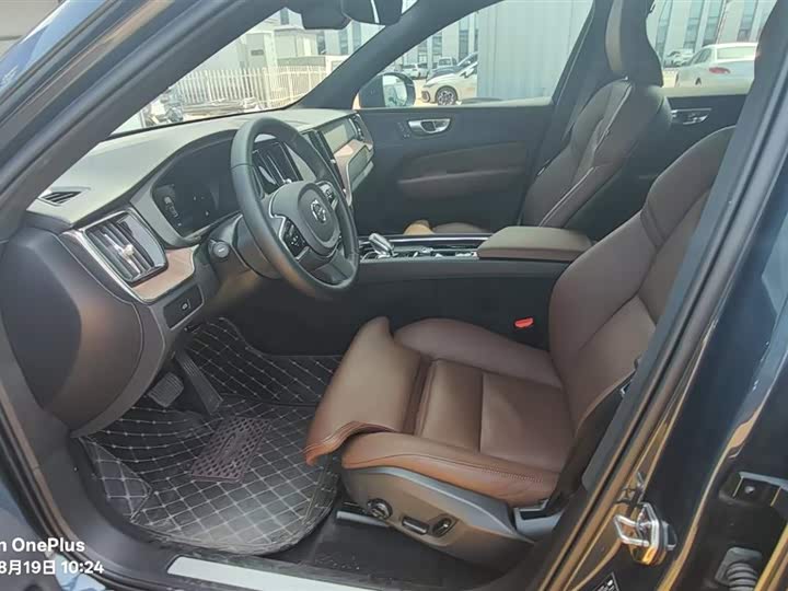 Фото 7 - Volvo XC60