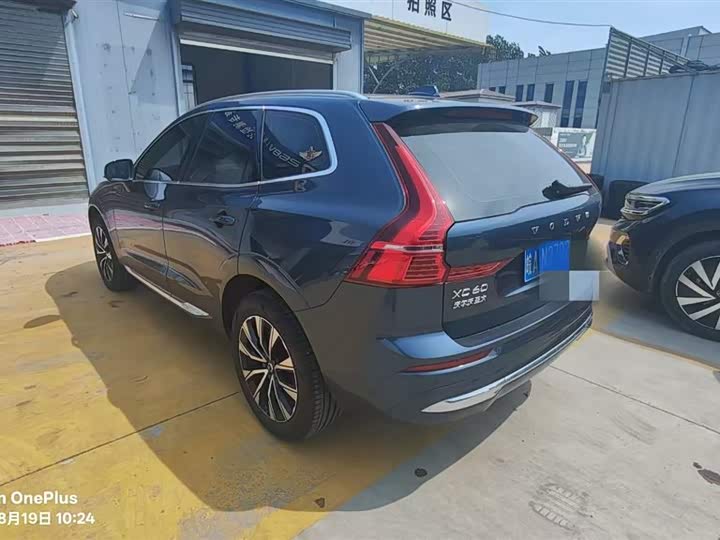 Фото 8 - Volvo XC60