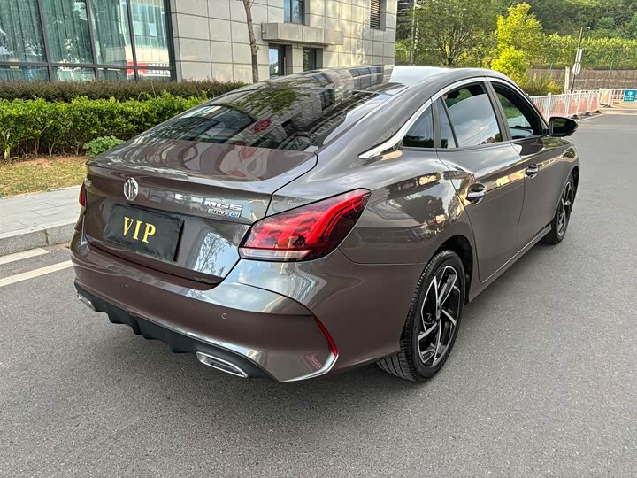 Фото 12 - MG Motor 5