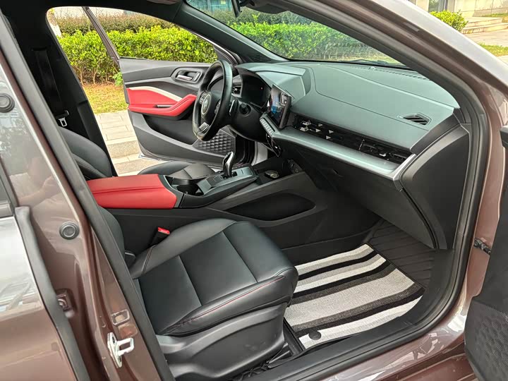 Фото 18 - MG Motor 5