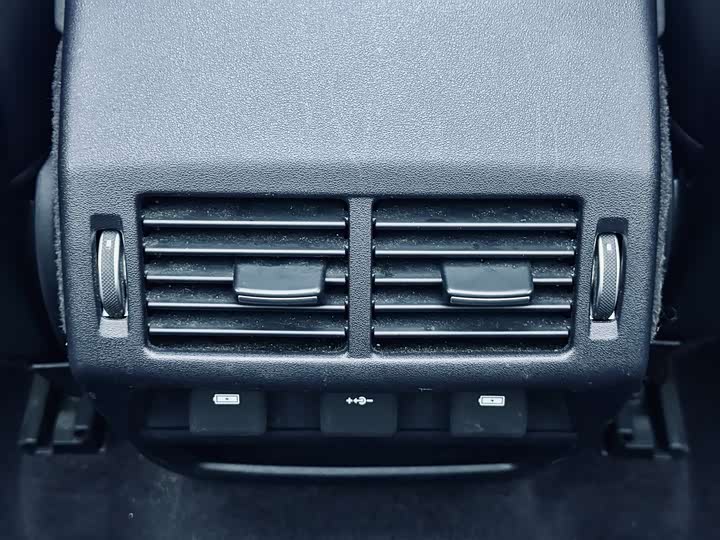 Фото 12 - Land Rover Discovery Sport Hybrid