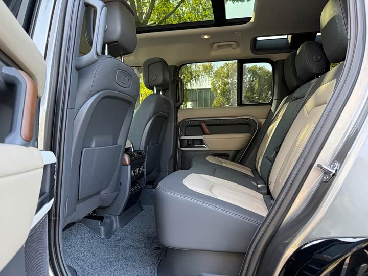 Фото 11 - Land Rover Defender