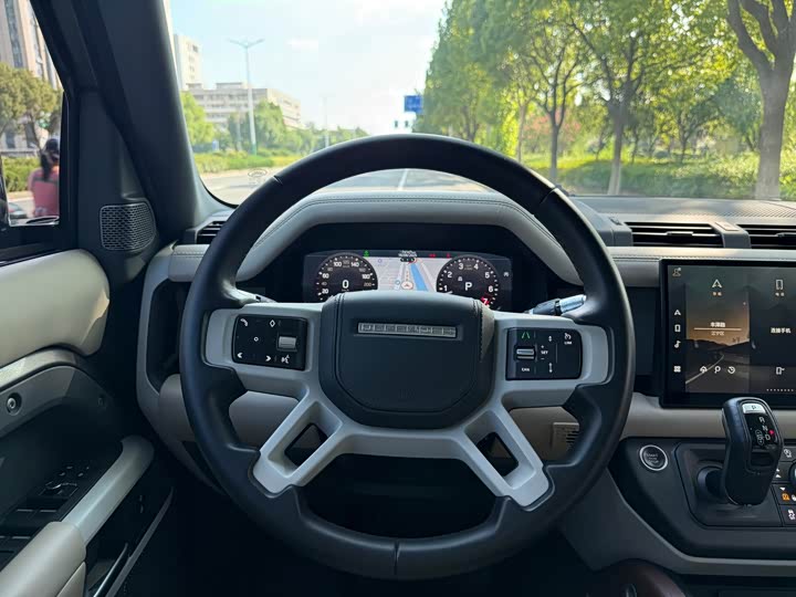 Фото 15 - Land Rover Defender