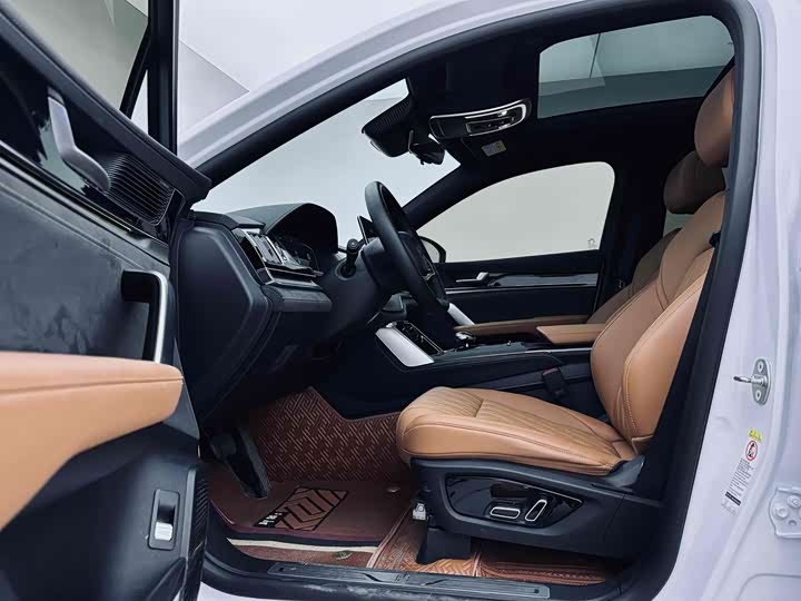 Фото 8 - BYD Tang Hybrid/EV