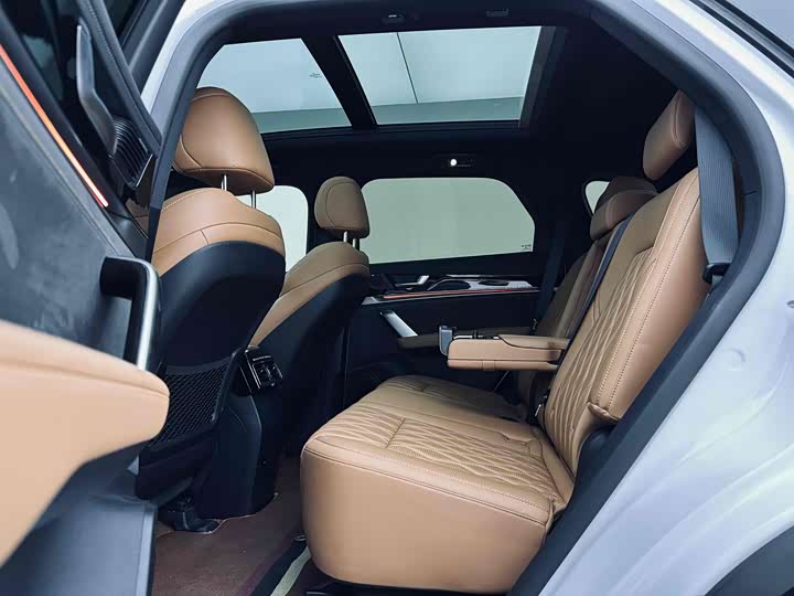 Фото 9 - BYD Tang Hybrid/EV