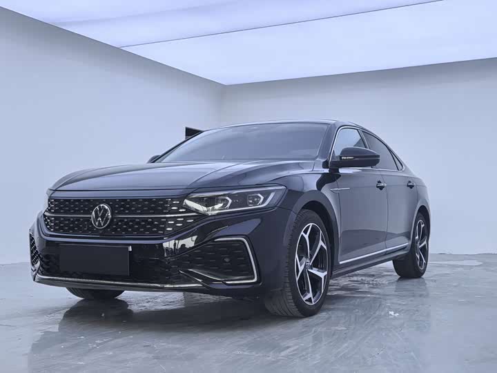 Фото 1 - Volkswagen Passat