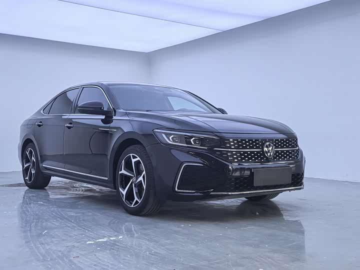 Фото 3 - Volkswagen Passat