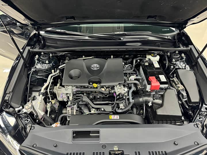 Фото 22 - Toyota Camry