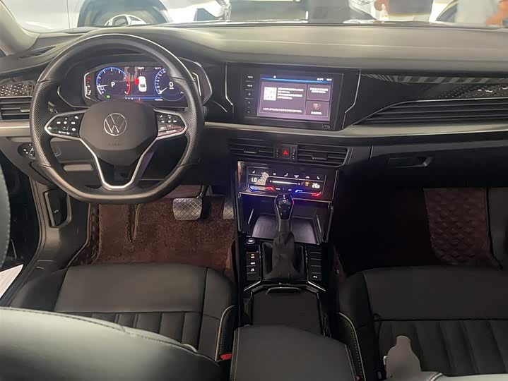 Фото 10 - Volkswagen Passat