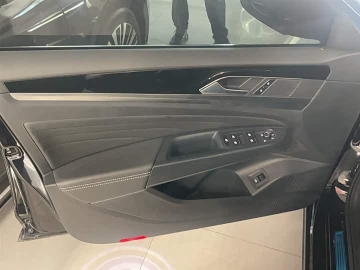 Фото 11 - Volkswagen Passat