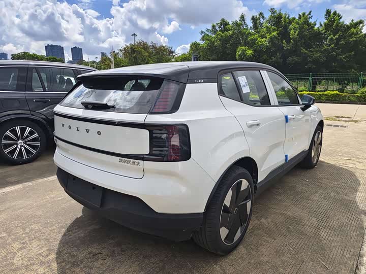 Фото 6 - Volvo EX30