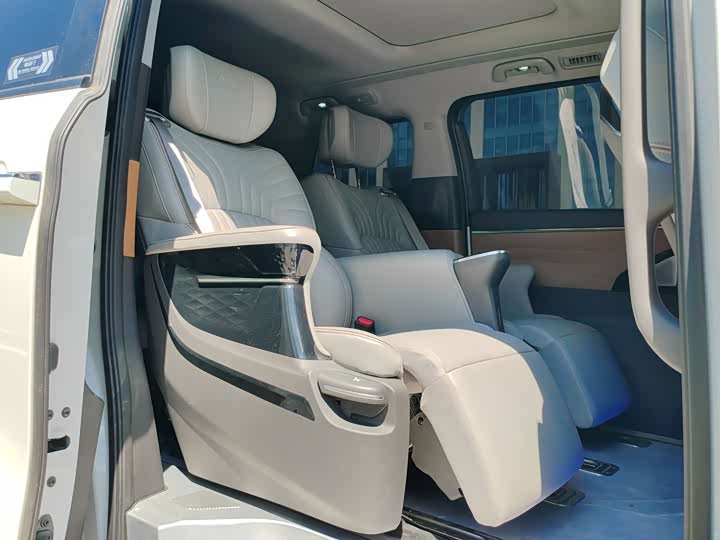 Фото 12 - GAC Trumpchi M8