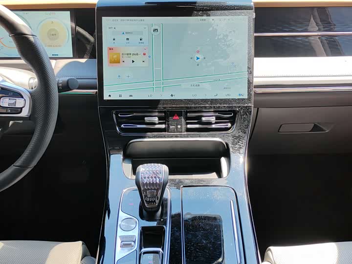 Фото 14 - GAC Trumpchi M8