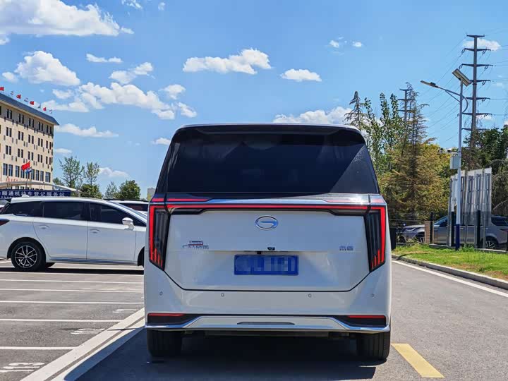 Фото 5 - GAC Trumpchi M8