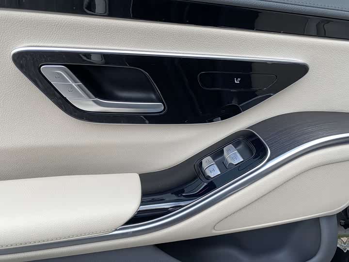 Фото 15 - Mercedes-Benz S-Class