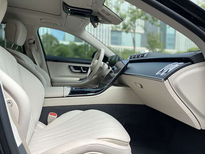 Фото 9 - Mercedes-Benz S-Class