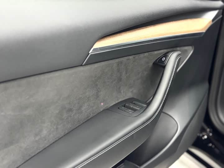 Фото 17 - Tesla Model 3