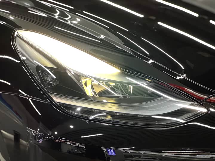 Фото 19 - Tesla Model 3