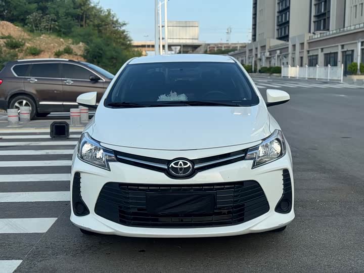 Фото 2 - Toyota Vios