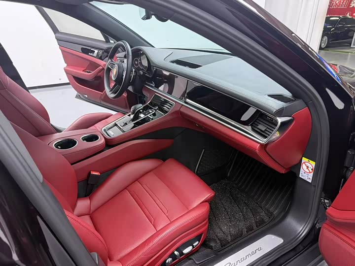 Фото 3 - Porsche Panamera