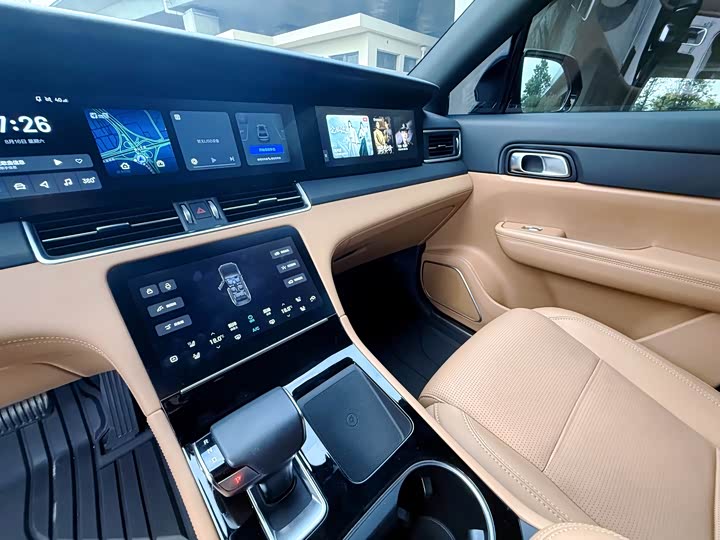 Фото 18 - LiXiang One