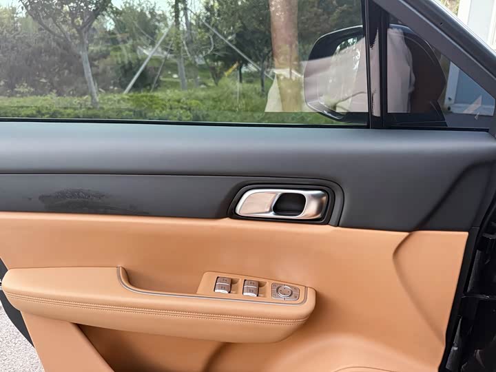 Фото 19 - LiXiang One