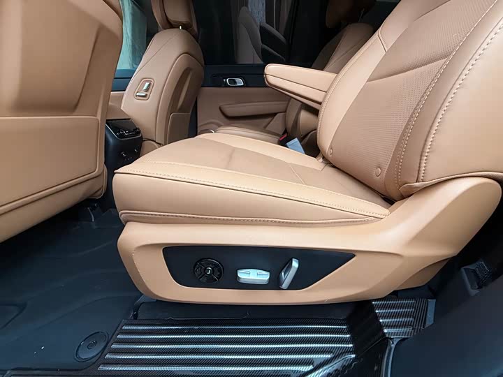 Фото 20 - LiXiang One