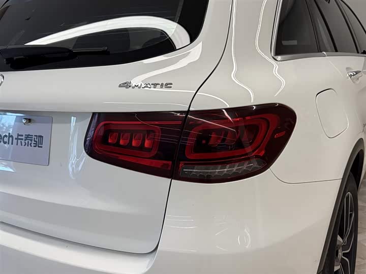 Фото 10 - Mercedes-Benz GLC-Class