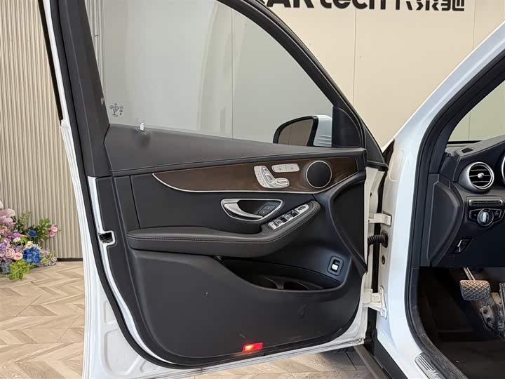 Фото 15 - Mercedes-Benz GLC-Class