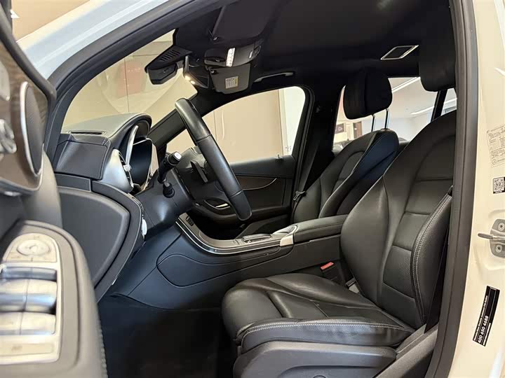 Фото 16 - Mercedes-Benz GLC-Class