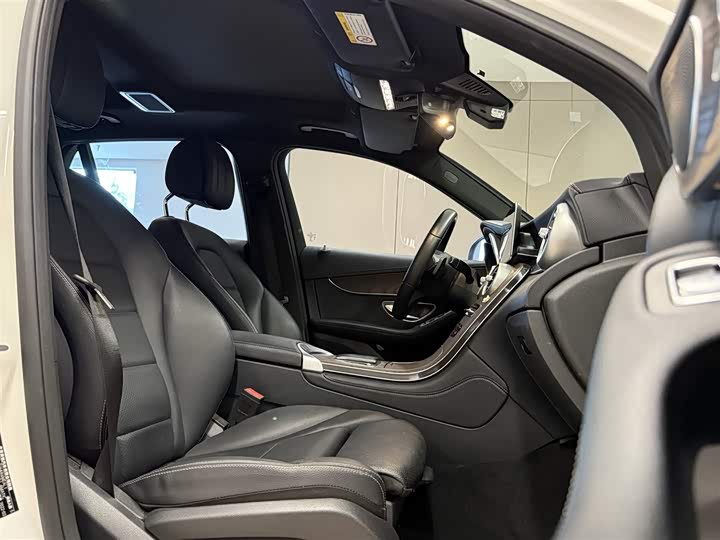 Фото 17 - Mercedes-Benz GLC-Class