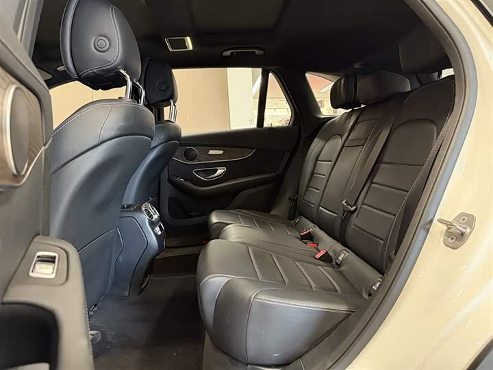 Фото 18 - Mercedes-Benz GLC-Class