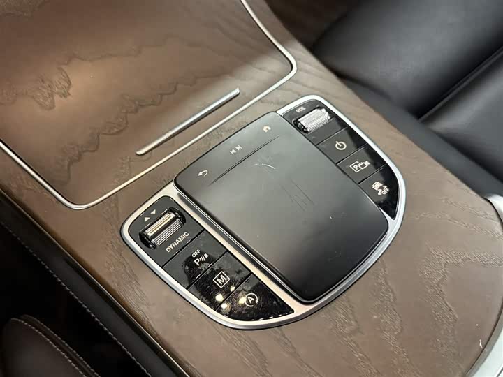 Фото 20 - Mercedes-Benz GLC-Class