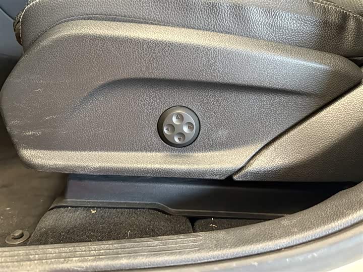 Фото 23 - Mercedes-Benz GLC-Class