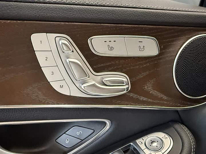 Фото 26 - Mercedes-Benz GLC-Class