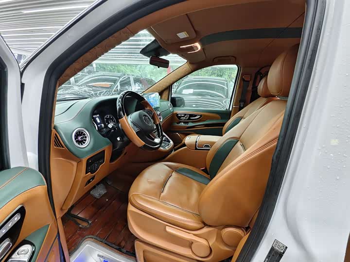 Фото 10 - Mercedes-Benz Vito