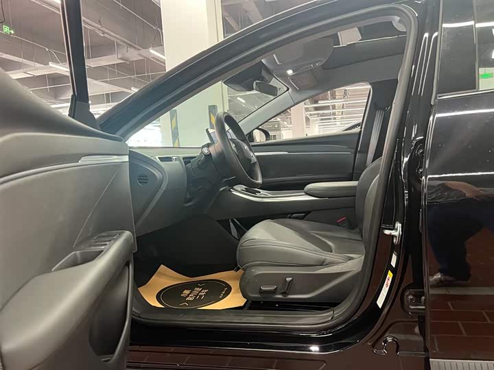 Фото 10 - XPeng Mona M03